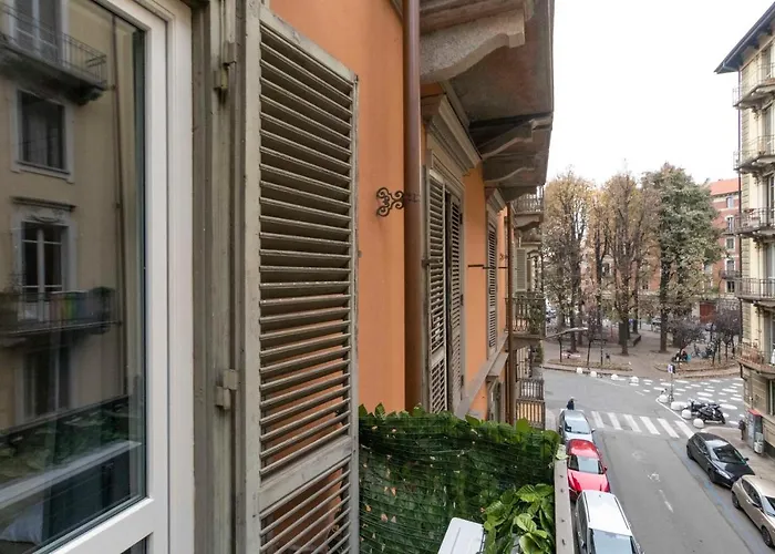 NEW Bright Studio near Piazza San Carlo!