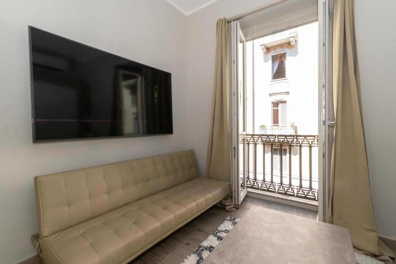 Bright Piazza San Carlo Apartment *